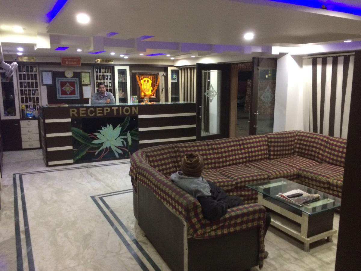 Oyo 16064 Tirupati Lodge Siliguri Exterior foto