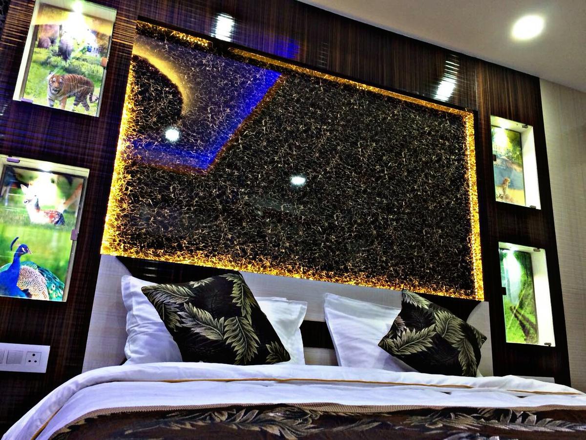 Oyo 16064 Tirupati Lodge Siliguri Exterior foto