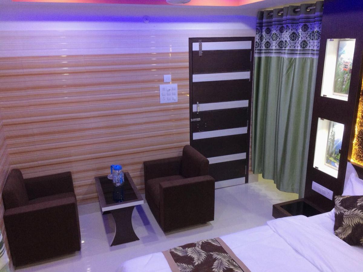 Oyo 16064 Tirupati Lodge Siliguri Exterior foto